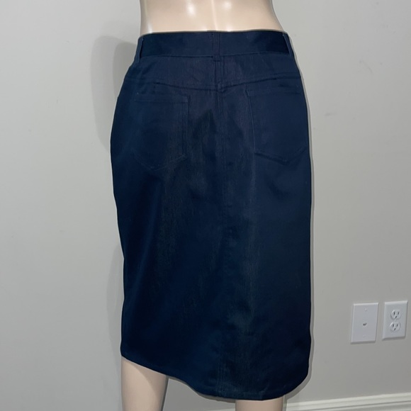 Denim Button-Front Midi Skirt 10 - Picture 6 of 9